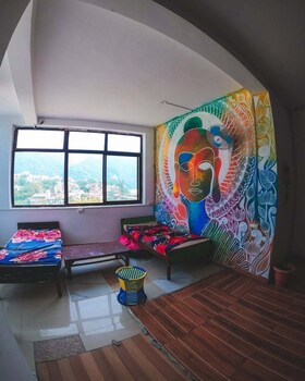 skyard hostel and homestay harsil valley