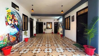 skyard hostel and homestay harsil valley