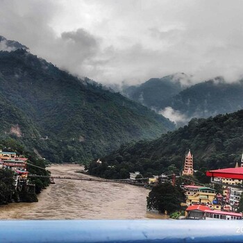 skyard hostel and homestay harsil valley