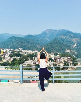 skyard hostel and homestay harsil valley