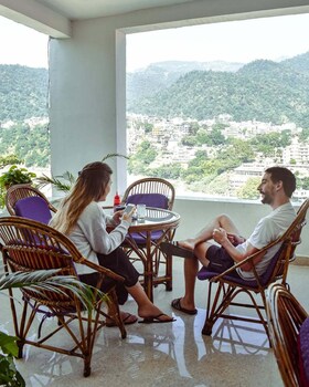 skyard hostel and homestay harsil valley