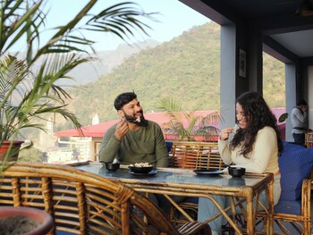 skyard hostel and homestay harsil valley