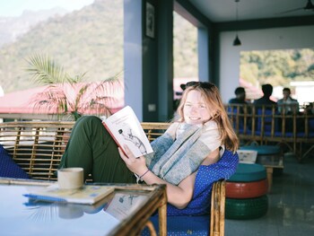 skyard hostel and homestay harsil valley