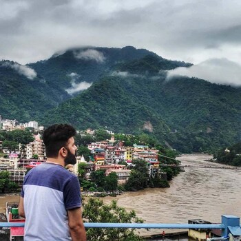 skyard hostel and homestay harsil valley