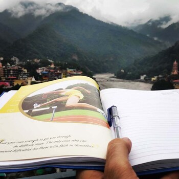 skyard hostel and homestay harsil valley