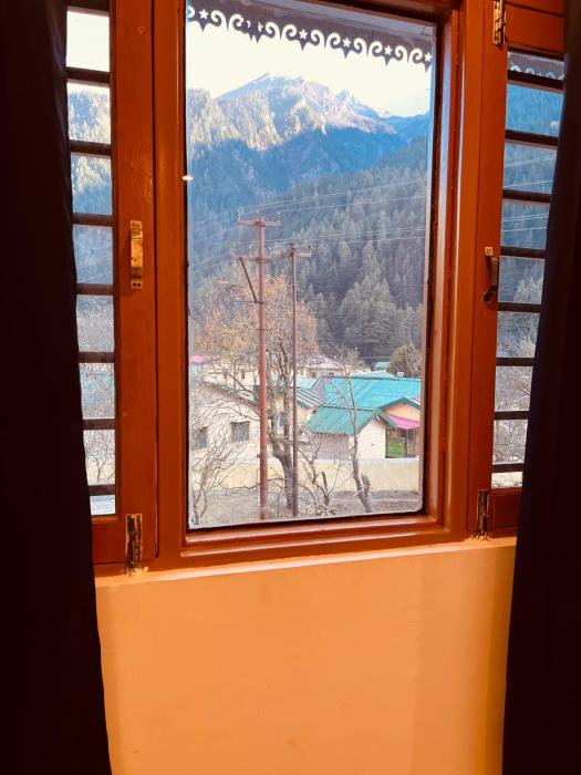 skyard hostel and homestay harsil valley