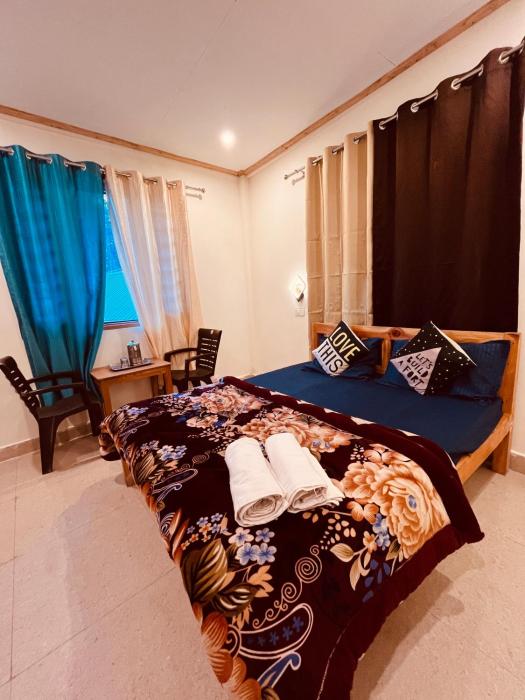 skyard hostel and homestay harsil valley