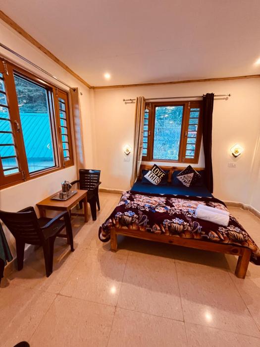 skyard hostel and homestay harsil valley