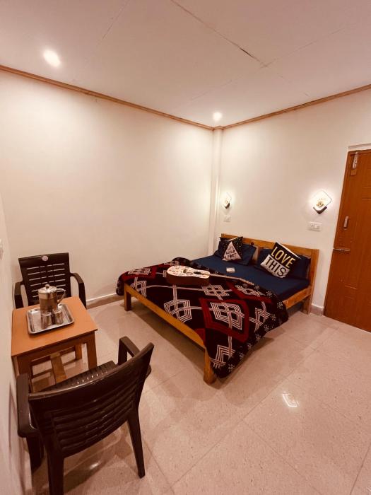 skyard hostel and homestay harsil valley