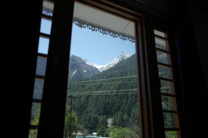 skyard hostel and homestay harsil valley