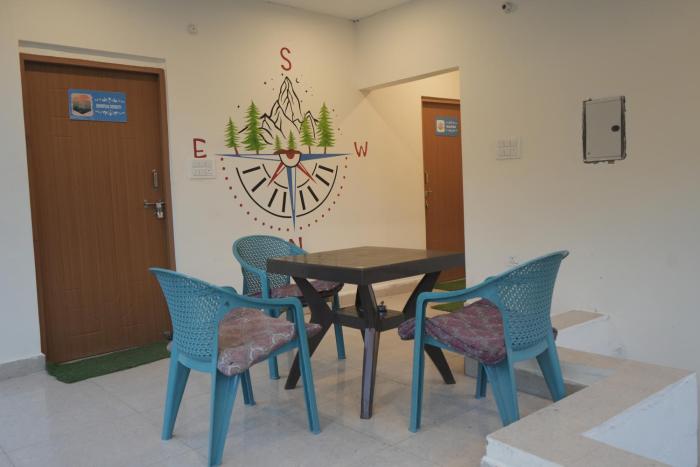 skyard hostel and homestay harsil valley