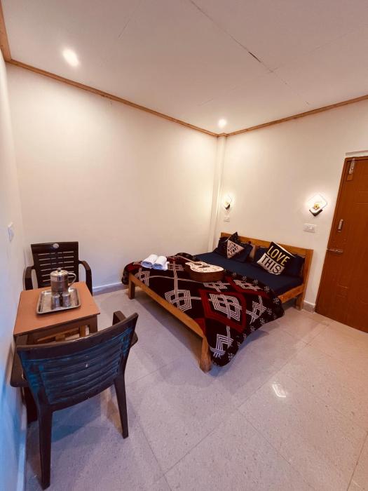 skyard hostel and homestay harsil valley