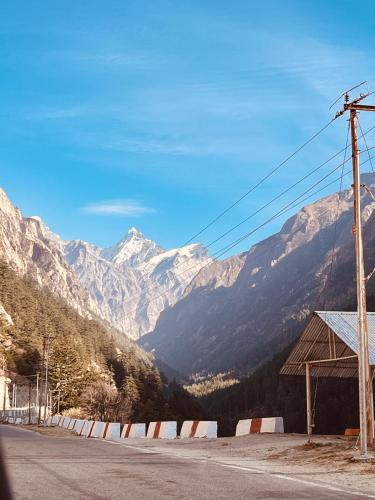 skyard hostel and homestay harsil valley