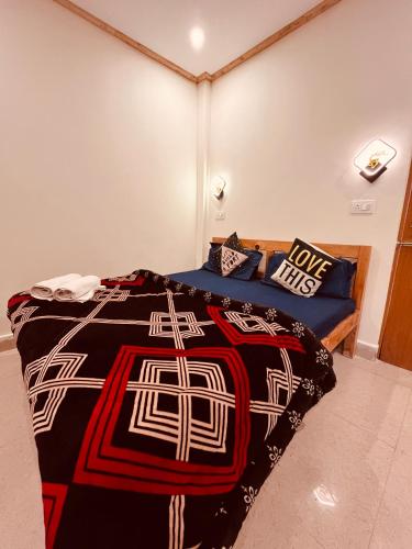 skyard hostel and homestay harsil valley
