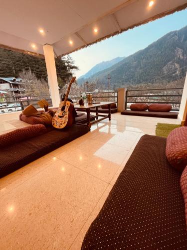 skyard hostel and homestay harsil valley