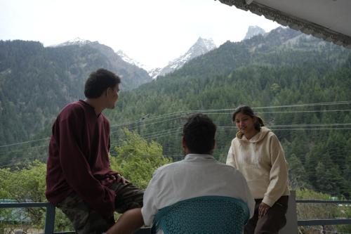 skyard hostel and homestay harsil valley