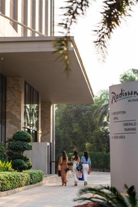 radisson hotel delhi mg road
