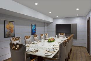 fortune airport road kochi