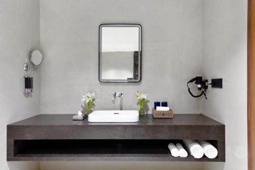 fortune airport road kochi