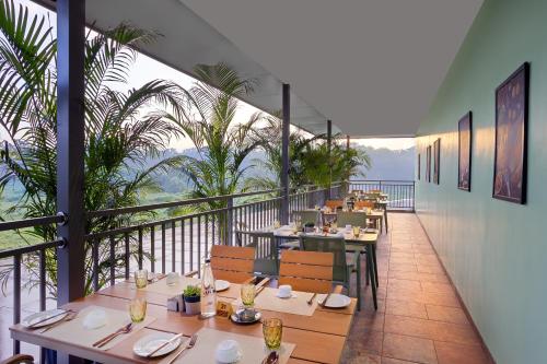 fortune airport road kochi