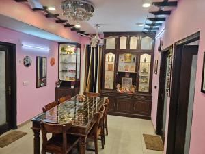 gautam nagar homestay near aiims hospital