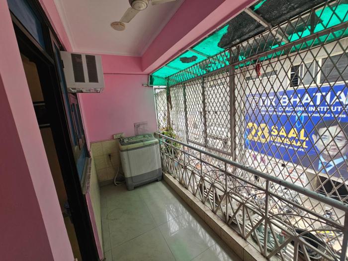 gautam nagar homestay near aiims hospital