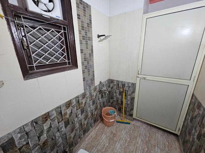 gautam nagar homestay near aiims hospital