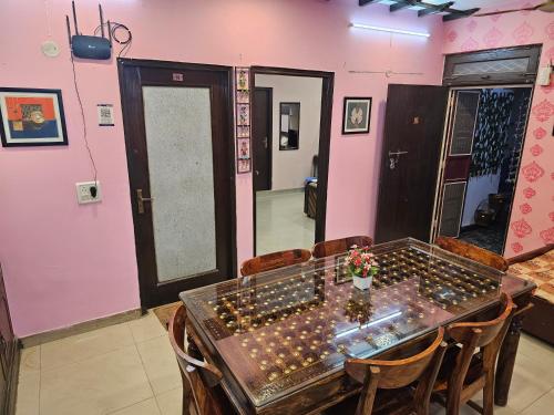 gautam nagar homestay near aiims hospital