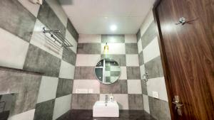 hotel homeaste 001 near yashobhoomi convention center