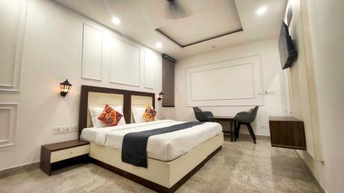hotel homeaste 001 near yashobhoomi convention center