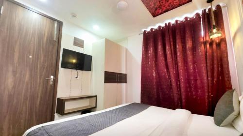 hotel homeaste 001 near yashobhoomi convention center