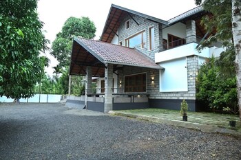 minash villa wayanad kerala