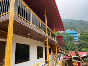 new mandakini river resort