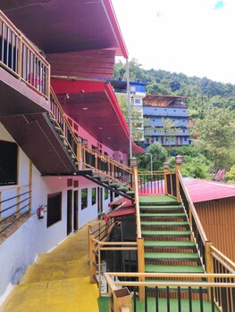 new mandakini river resort