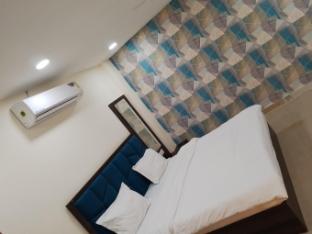 Hotel The Neelkanth,,3 star