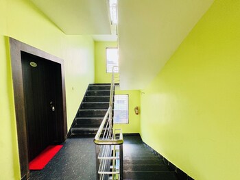 hotel bay premium puri