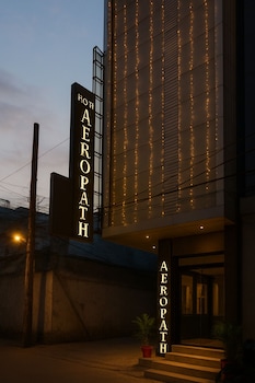 pathway kdson at airport