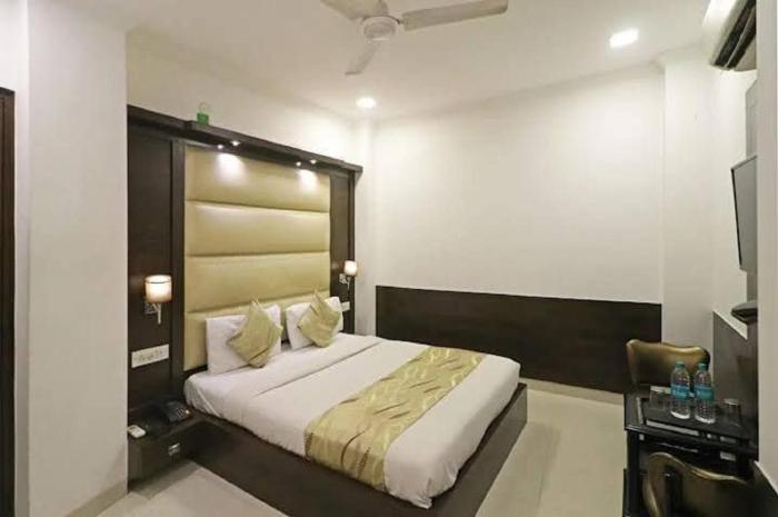 pathway kdson at airport