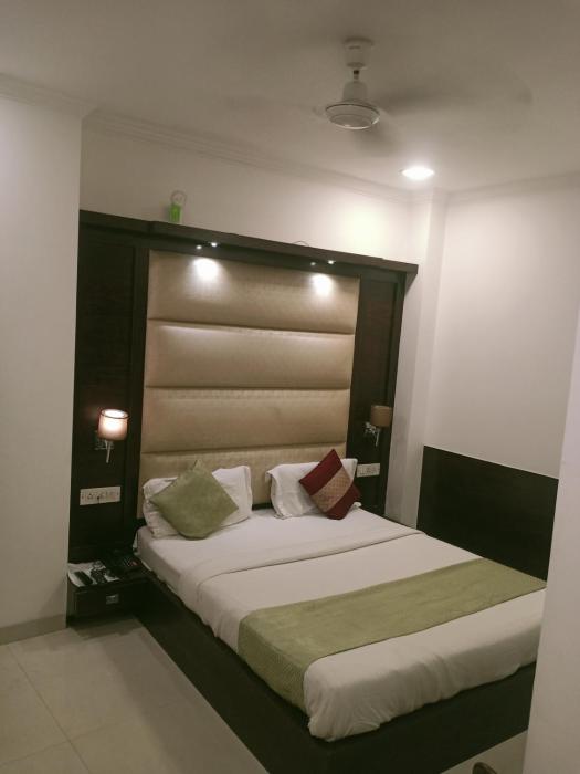 pathway kdson at airport