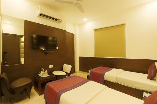 pathway kdson at airport