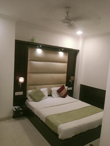 pathway kdson at airport