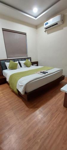 Hotel Vr Inn,,2 star