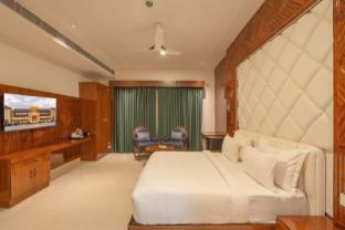 Gajraula Sukhdev Dhaba & Resort,,3 star