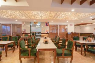 gajraula sukhdev dhaba and resort