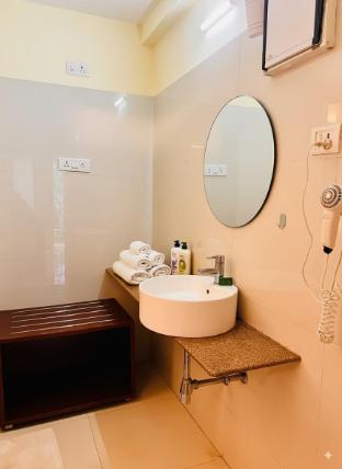 charvi reemz grand suites anjuna beach