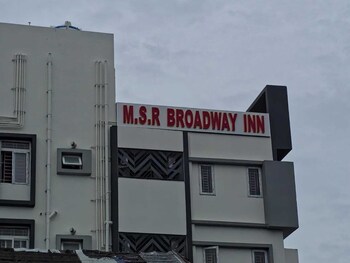 broadway inn