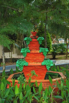 golden farms resorts