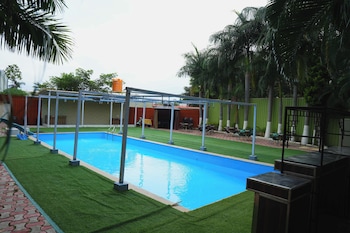 Golden Farms Resorts,,2 star