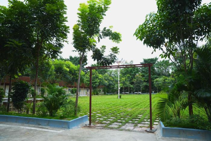 golden farms resorts