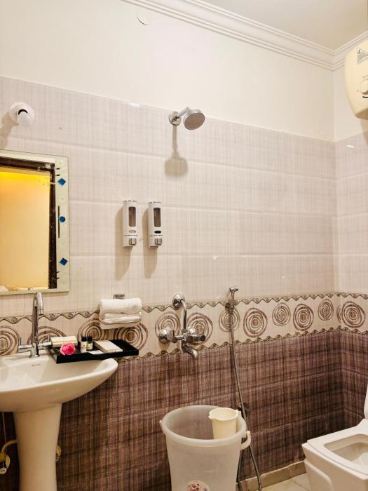 golden farms resorts